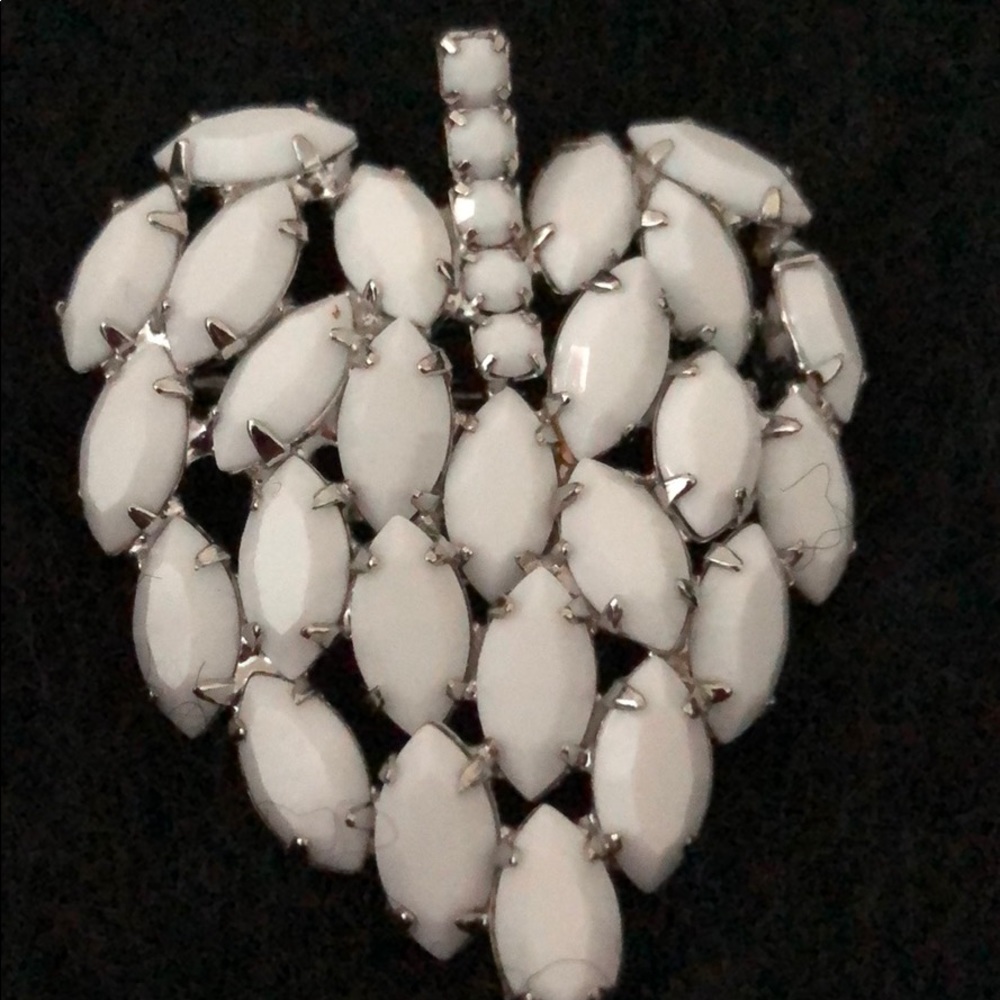 VINTAGE WHITE MARQUIS SHAPED BEADED LEAF BROACH